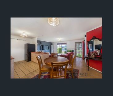 Coastal Comfort & Space Just Minutes from the Beach - Photo 2