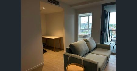 Fully Furnished One-Bedroom Apartment in Prime Central Location! - Photo 2