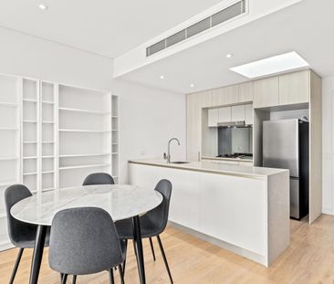 Living in the Heart of Point Frederick - Photo 5