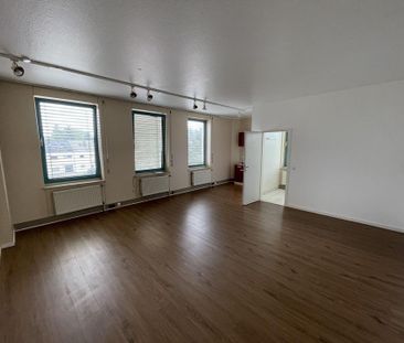 Großzügig geschnittene 1-Zimmer- Wohnung - direkt vom Eigentümer! [... - Foto 1