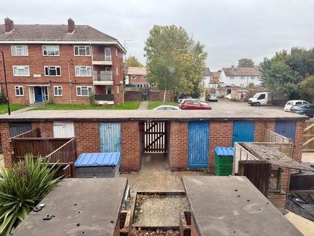 2 bedroom apartment to rent - Photo 2