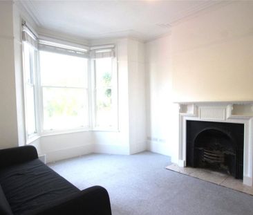 Terraced house to rent - Photo 6