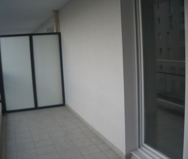 Location Appartement 3 pièces 67m² MARSEILLE 10ème - Photo 2