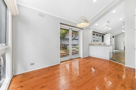 1 Cassinia Avenue, Ashwood VIC 3147 - House For Rent | Domain - Photo 5