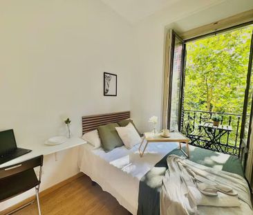 Calle de Trafalgar, Madrid, Community of Madrid 28010 - Photo 3