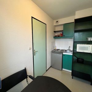 Location Appartement 1 pièce 11m² POITIERS 86000 - Photo 2