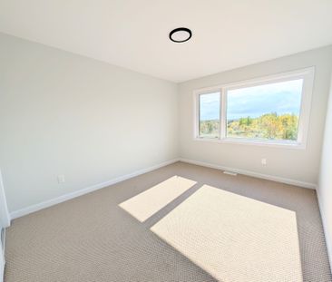 For Lease - 1001 Glenroy Gilbert Drive Unit# 15, Barrhaven, Ontario - Photo 4