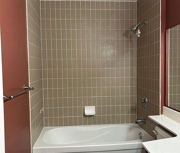 For Lease - 20 North Park Road Unit# 1601, Vaughan, Ontario - Photo 3