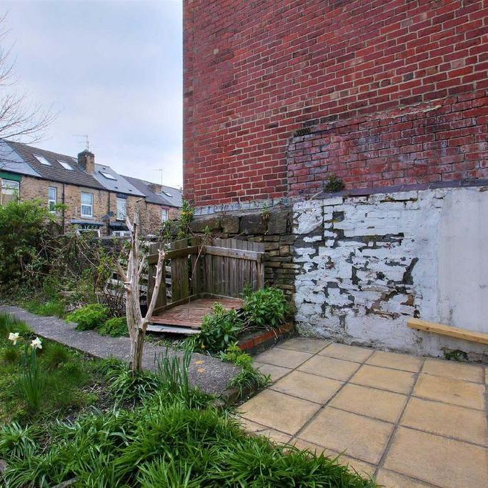 2 bedroom terraced house to rent - Photo 1