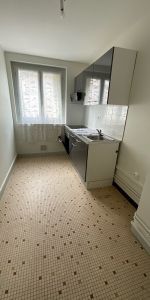 A LOUER - Centre Historique - T2 - Photo 3