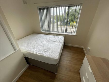 5 bedroom detached house to rent - Photo 3