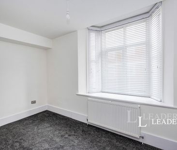 2 bedroom apartment to rent Clarendon Road, Southsea, PO4 - Photo 2