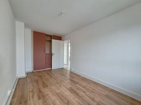 Location Appartement 4 pièces 60m² - Photo 4