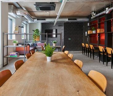 1 bedroom in a flat share to rent - Photo 1