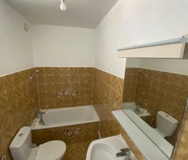 Studio terrasse lumineux en dernier étage - Photo 5