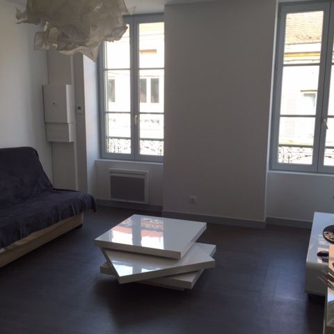 Location Appartement 2 pièces 39m² CHARLIEU 42190 - Photo 1