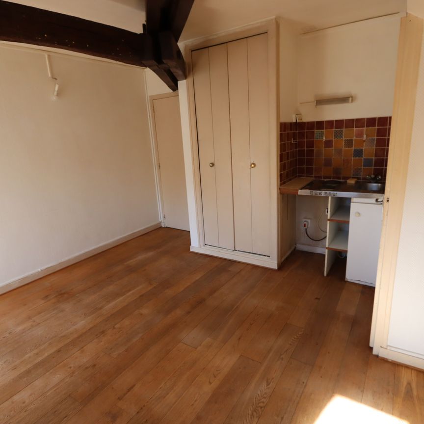 Location Appartement 1 pièce 19m² LA CHARITE SUR LOIRE 58400 - Photo 1