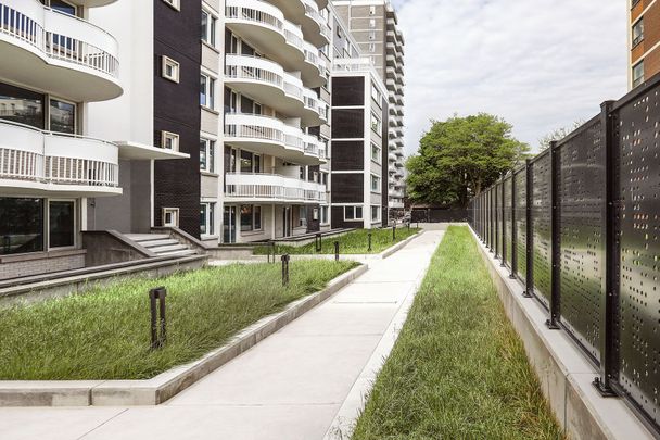 For Lease - 11 Walmer Road Unit# 107, Toronto, Ontario - Photo 1