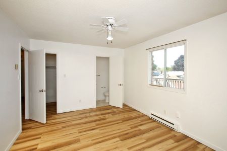 For Lease - 42 Tecumseh Avenue Unit# #4, Oshawa, Ontario - Photo 3