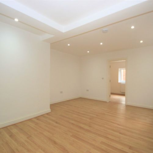 Long Lane, Finchley, N2 - Photo 1
