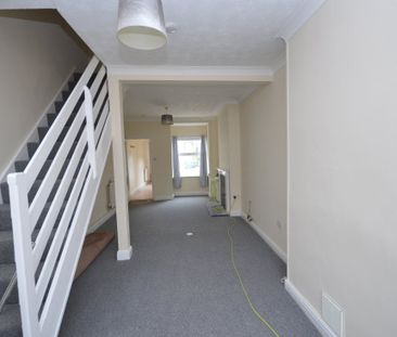 3 bedroom terraced house - Photo 4