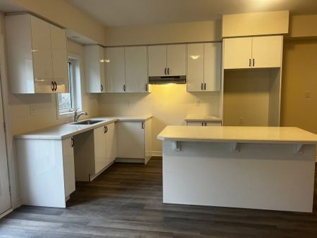 For Lease - 305 Garner Road Unit# 69, Hamilton, Ontario - Photo 5