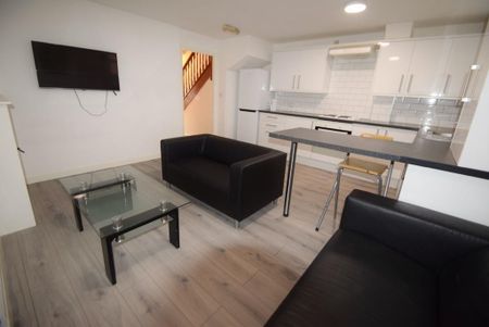 4 bedroom house share to rent - Photo 2