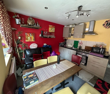 2 bedroom flat to rent - Photo 6