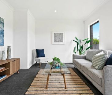 Exceptional Double-Storey Home in Seaford's Prime Location - Photo 1