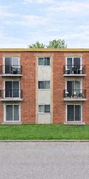 Grand 3 ½ Rénové – Chauffage Et Eau - Photo 1