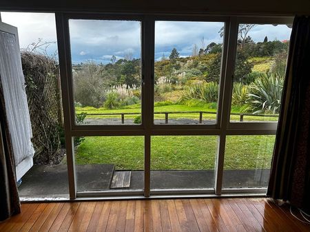 Two bedroom flat, Huntly east. - Photo 2