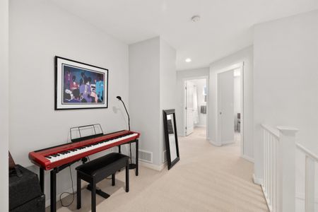 Beautiful Detached Home in Cambria at Rosemary Heights! - Photo 3