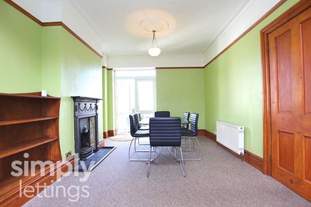 3 Bed property for rent - Photo 3