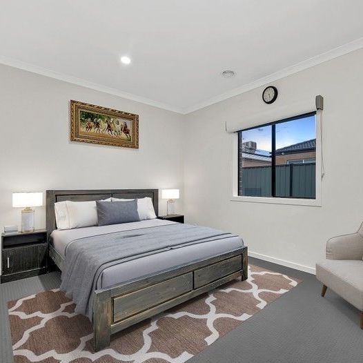 Large Spacious Family Home! - Photo 1