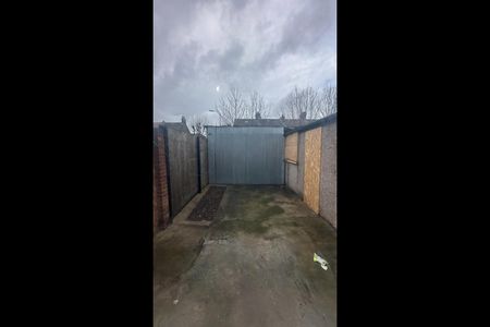 4 Bed Terraced House, Lathom Road, E6 - Photo 3