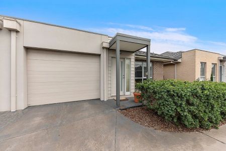 2 Bedroom Unit in Fantastic Location - Photo 3