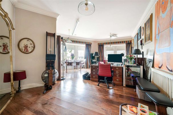 A spacious two bedroom, two bathroom penthouse conversion apartment in the City of London opposite the Tower of London, The Thames and Tower Bridge. - Photo 1