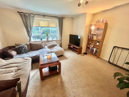 2 Bed Flat, Eccles Way, NG3 - Photo 2