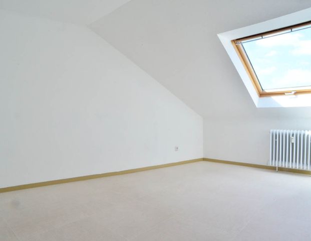 Helle 3 Zimmerwohnung im Dachgeschoss - Photo 1