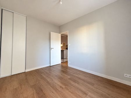 Location Appartement 2 pièces 30m² - Photo 2