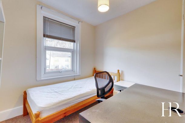 5 bedroom terraced house to rent - Photo 1