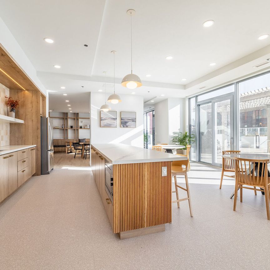 300 Mìwàte Private, Centretown, Ottawa, ON - Photo 1
