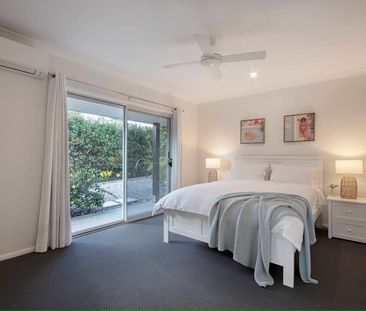 LUXURY VILLA INCLUDING ALL UTILITIES!! - Photo 5