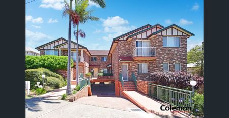 Newly Renovated Unit with Huge Courtyard - Photo 3