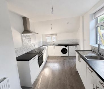 3 bedroom semi-detached house to rent - Photo 4