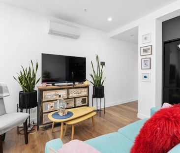 Bright Two Bedroom by Central Prahran - Photo 4