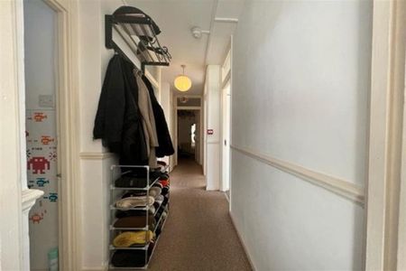 3 bedroom apartment to rent - Photo 3