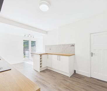 2 bedroom terraced house to rent - Photo 5