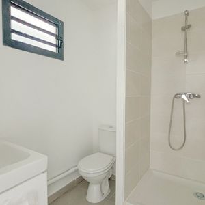 Location appartement 1 pièce, 26.00m², Fort-de-France - Photo 3