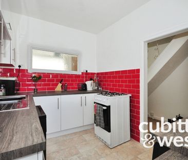 3 bedroom terraced house to rent - Photo 4
